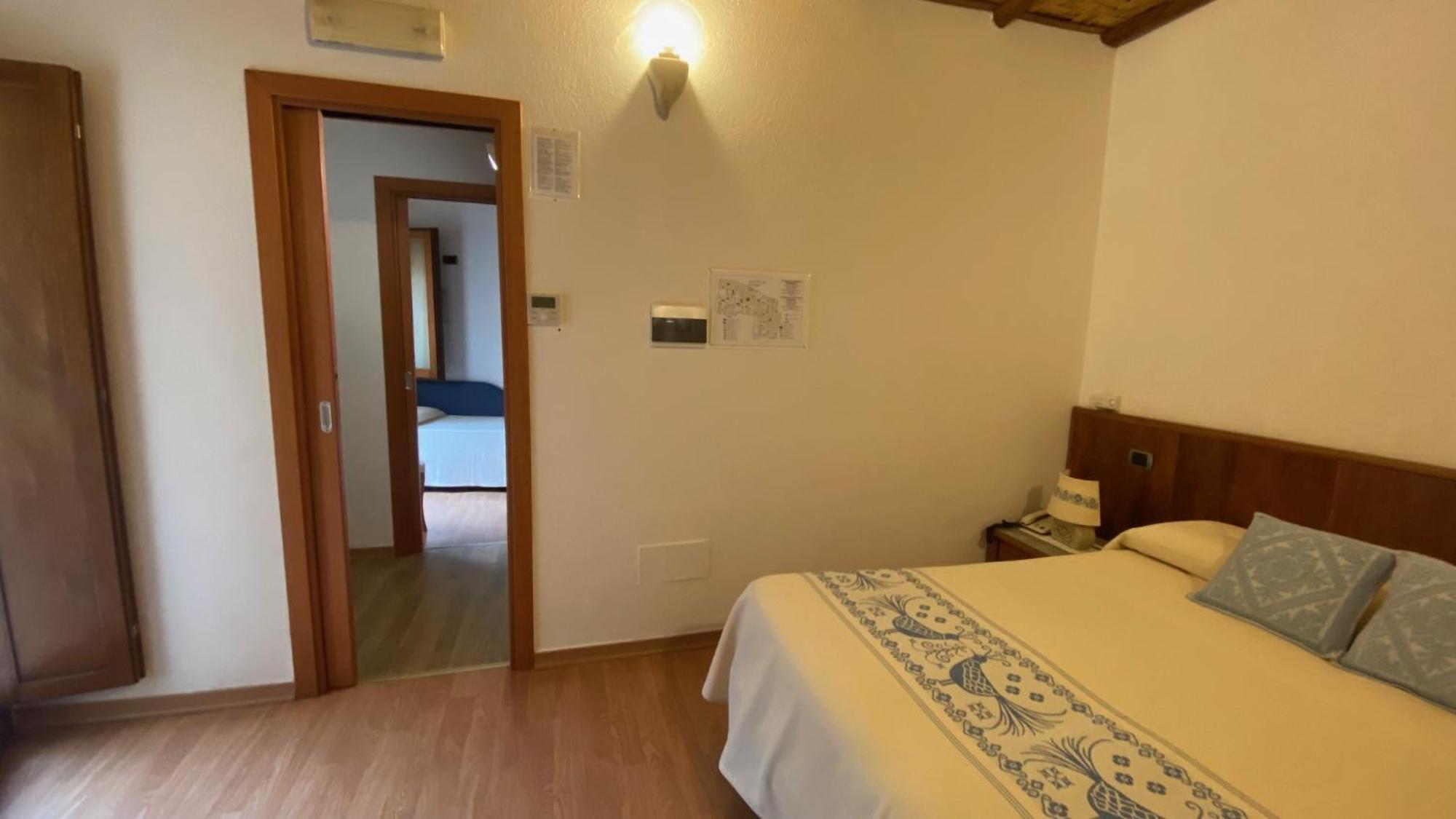 Hotel Villa Canu Кабрас Экстерьер фото