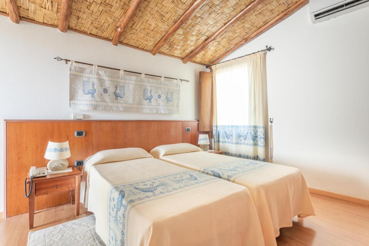 Hotel Villa Canu Кабрас Экстерьер фото